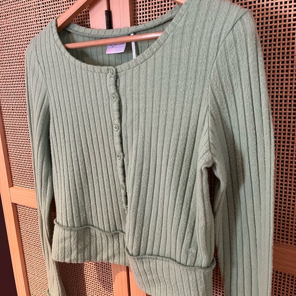 Out From Under Women’s L Crop Long Sleeve Cardigan - Picture 2 of 5